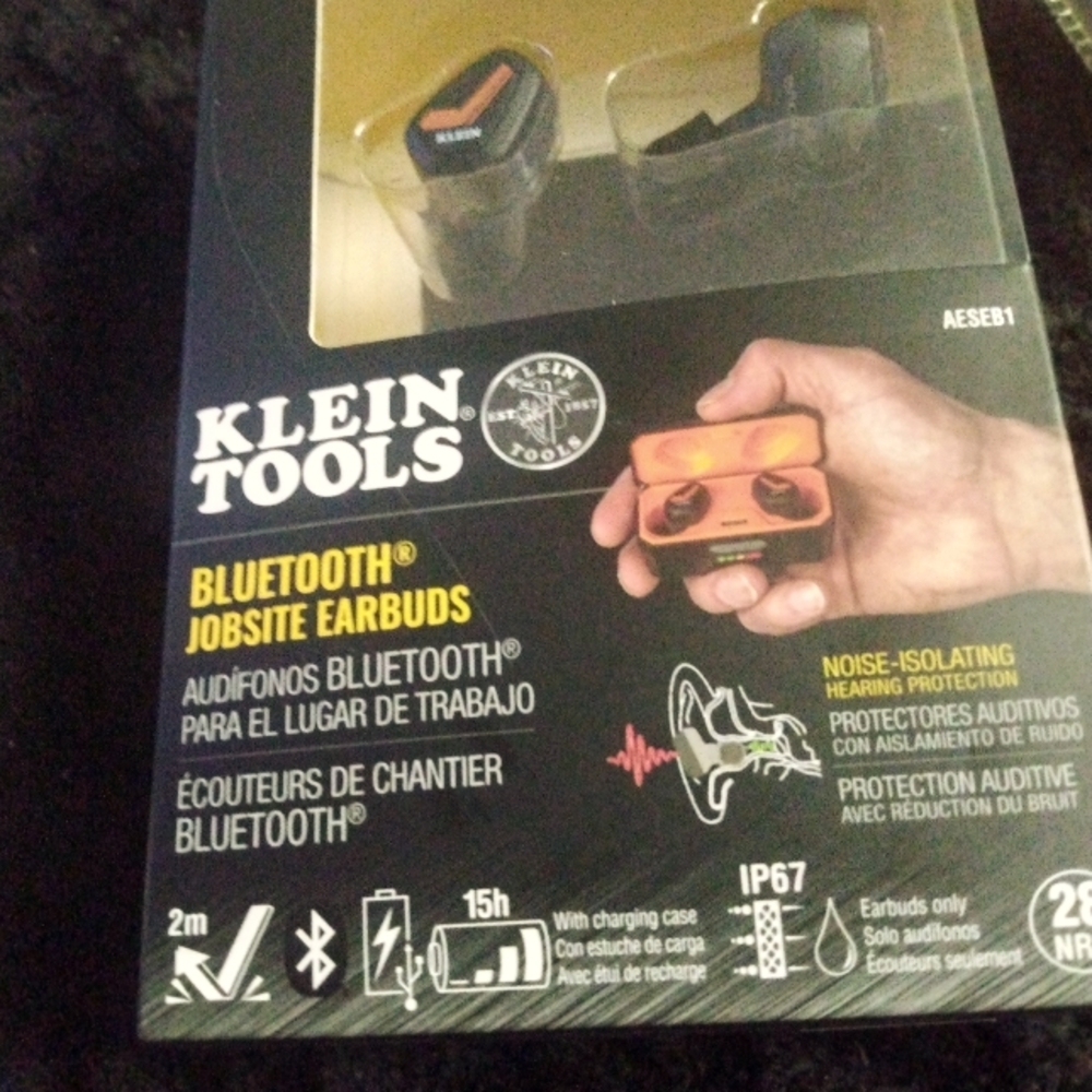 jobsite sturdy bluetooth ear buds